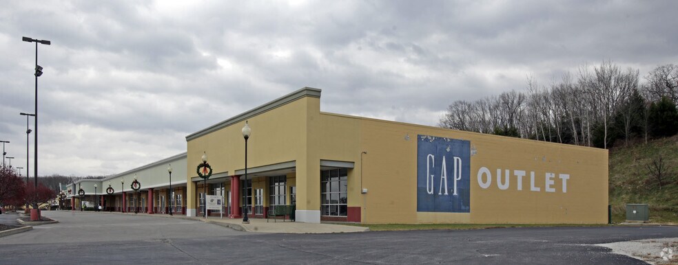 More Photos Of 1000 Warrenton Outlet Ctr, Warrenton Unknown For Lease