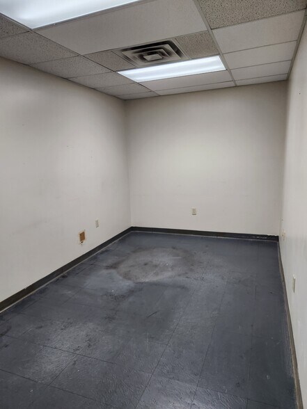 More Photos Of 3225 Highway 31 S, Decatur Industrial For Lease