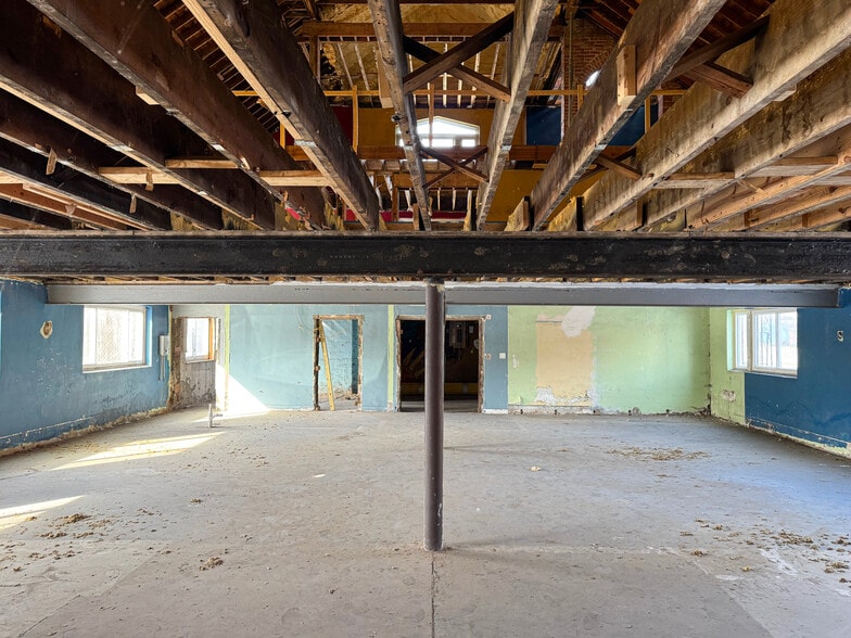 More Photos Of 1001 Hosbrook St, Indianapolis Religious Facility For Sale