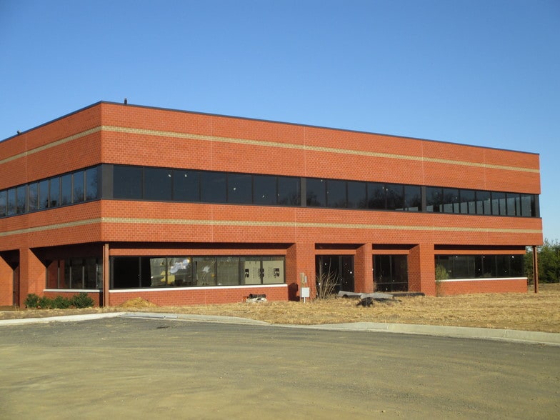 More Photos Of 450 Solomon Dr, Fredericksburg Office For Lease
