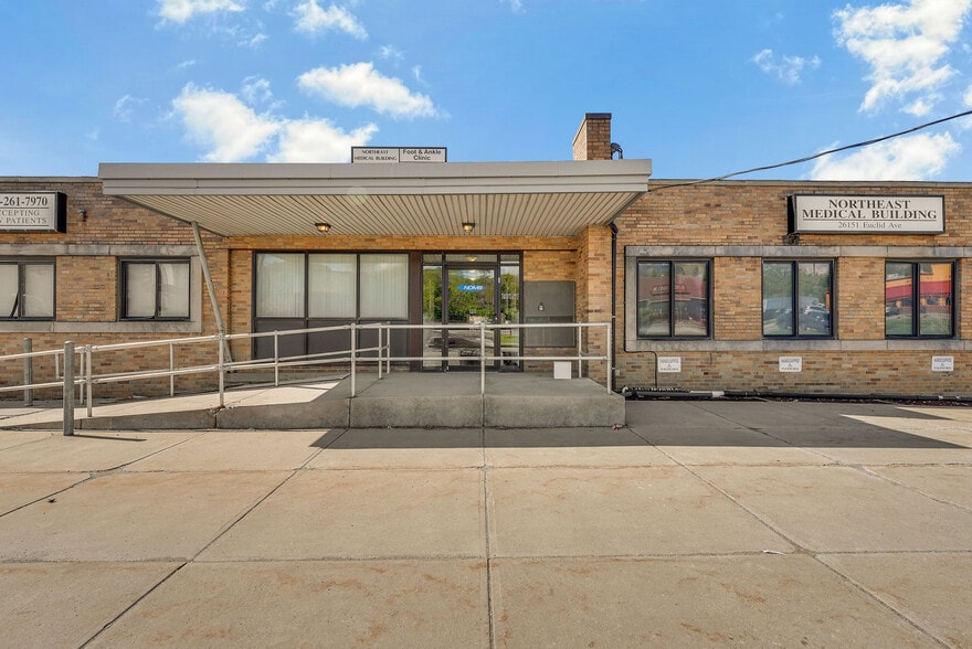 More Photos Of 26151 Euclid Ave, Euclid Medical For Sale