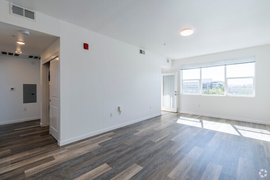 More Photos Of 1125 Avenue of the Oaks, Sparks Apartments For Lease