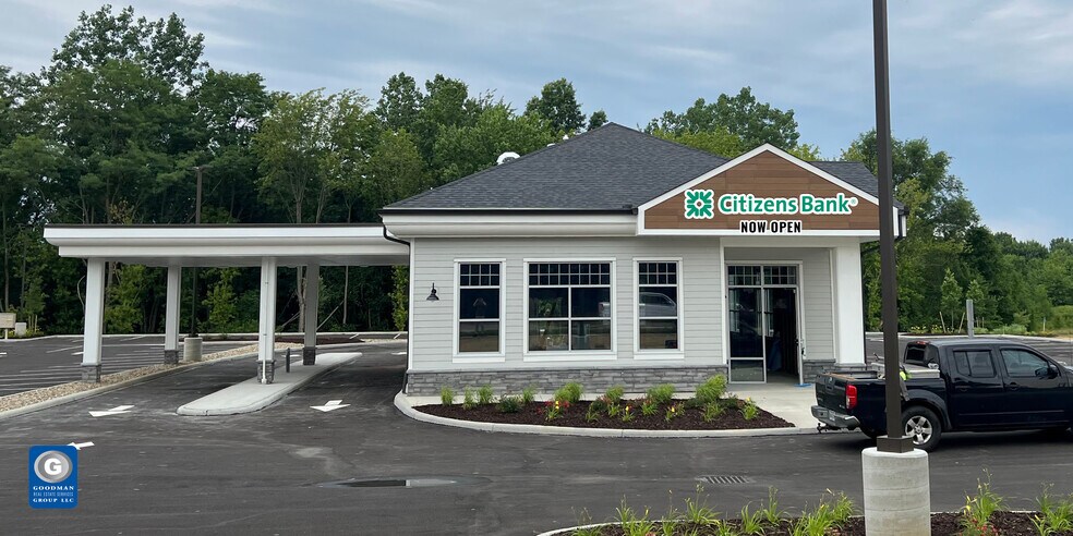 More Photos Of 36320 Detroit Rd, Avon General Retail For Lease