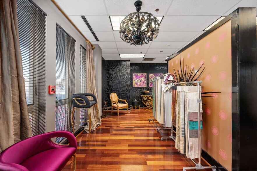 More Photos Of 9255 Center St, Manassas Medical For Lease