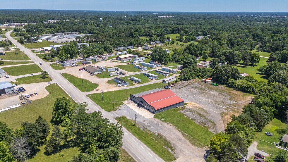 More Photos Of 602 E Outer Rd, Poplar Bluff Warehouse For Sale