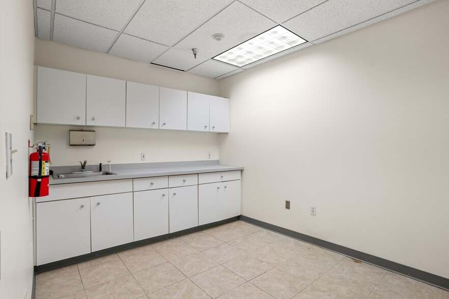 More Photos Of 46611 Corporate Dr, Lexington Park Office For Lease