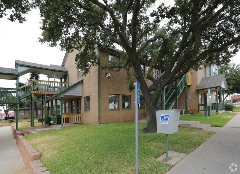 More Photos Of 414 N Main St, Euless Medical For Lease