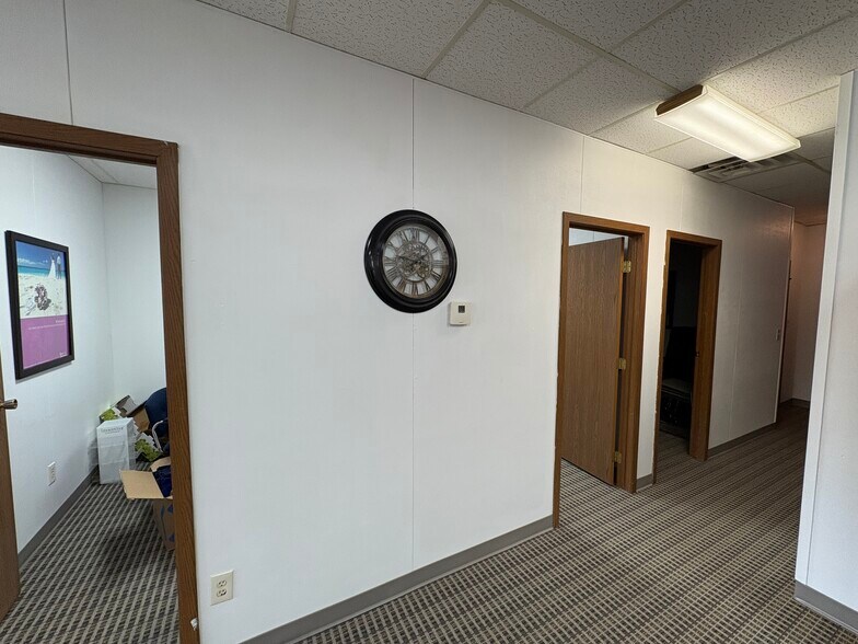 More Photos Of 5604 W 41st St, Sioux Falls Office For Sale