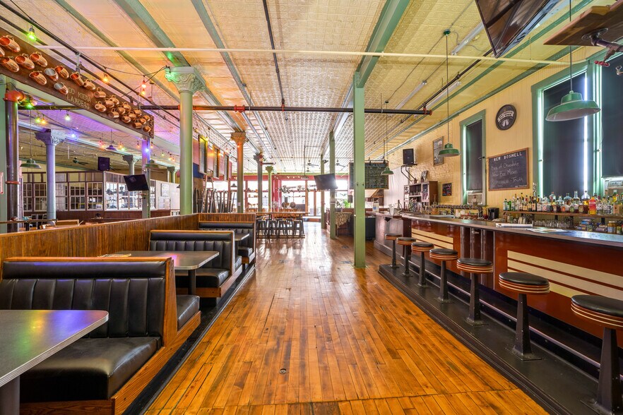 More Photos Of 923 N E St, Richmond Storefront For Sale