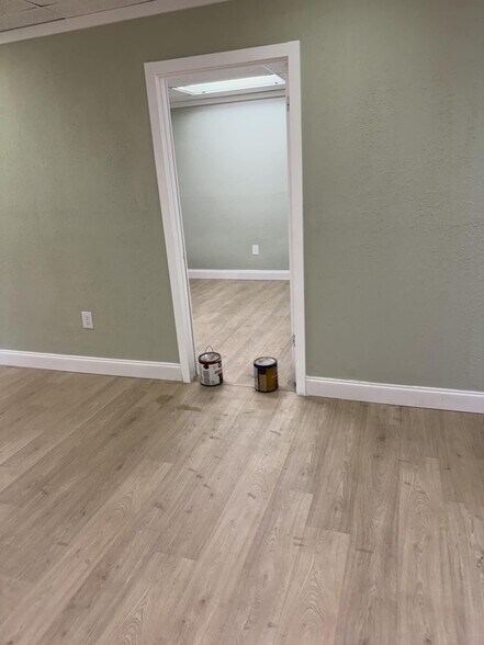 More Photos Of 2854 N Jefferson St, Monticello Distribution For Lease