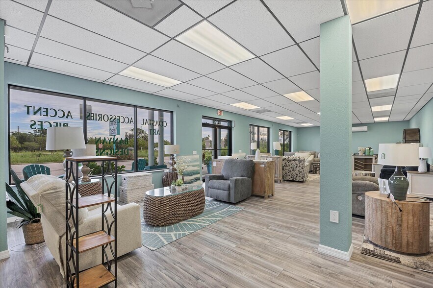 More Photos Of 3279 S Access Rd, Englewood Freestanding For Sale