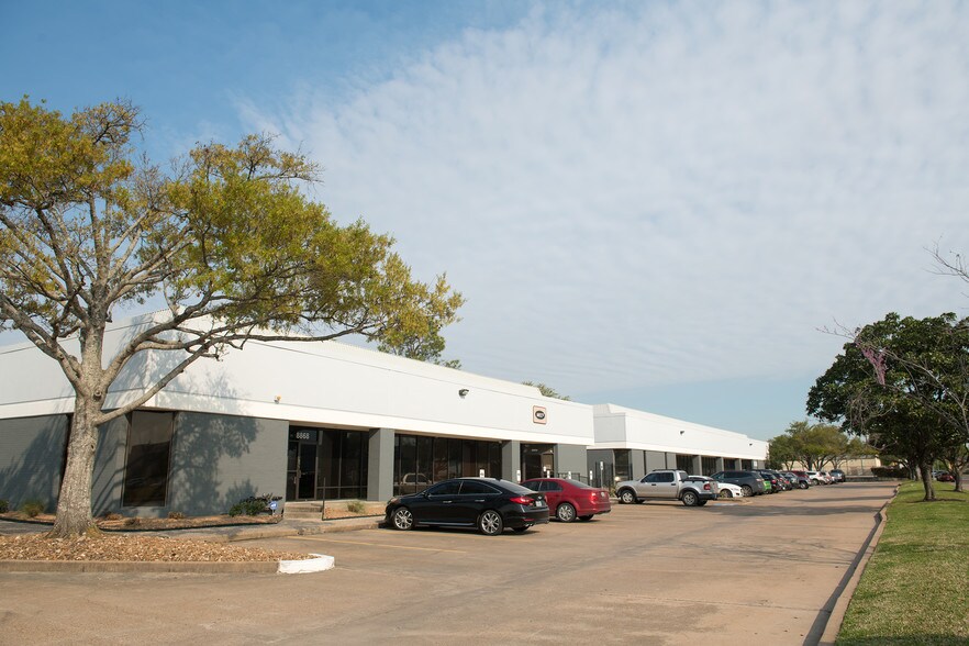 More Photos Of 8901-8933 Interchange Dr, Houston Unknown For Lease