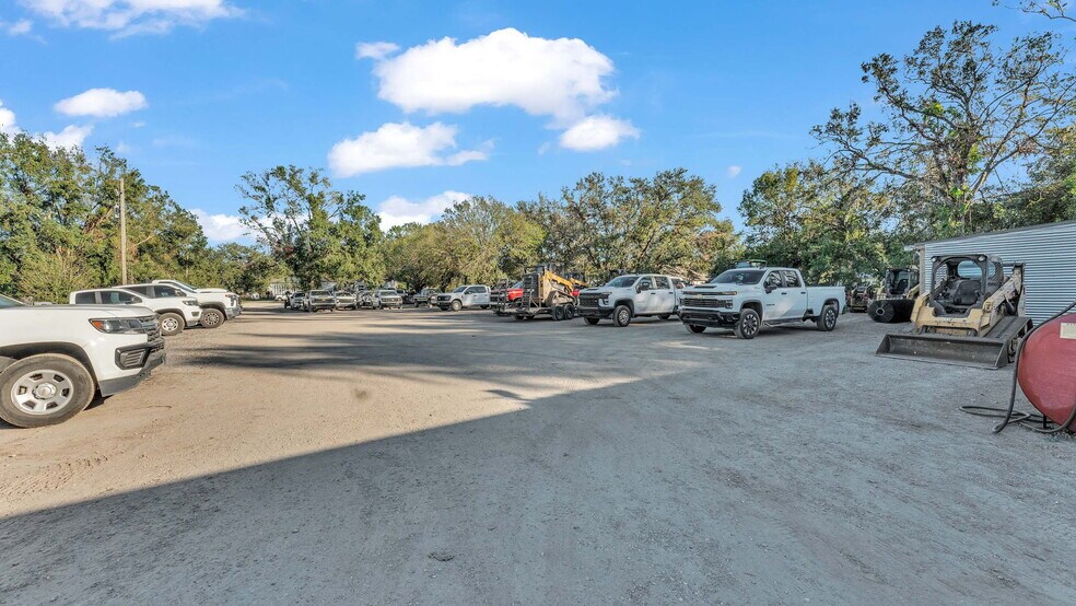 More Photos Of 705 Jerry Smith Rd, Dover Light Manufacturing For Sale