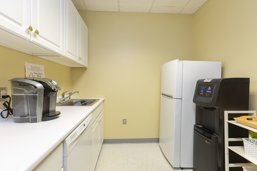 More Photos Of 1350 Division Rd, West Warwick Office For Lease