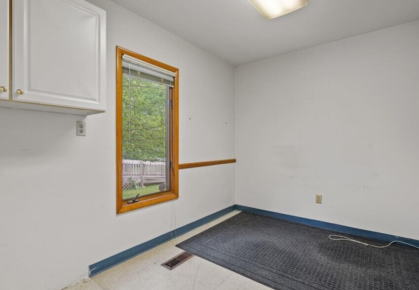 More Photos Of , Montgomery Office For Sale