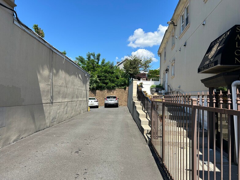 More Photos Of 4011 Hylan Blvd, Staten Island Storefront For Sale