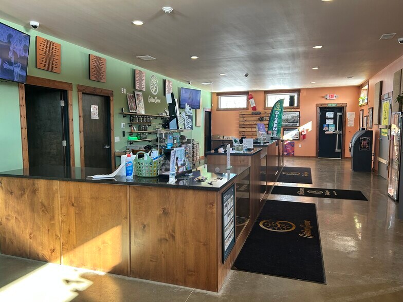 More Photos Of 270 Crandall Pky, Lawrence General Retail For Sale
