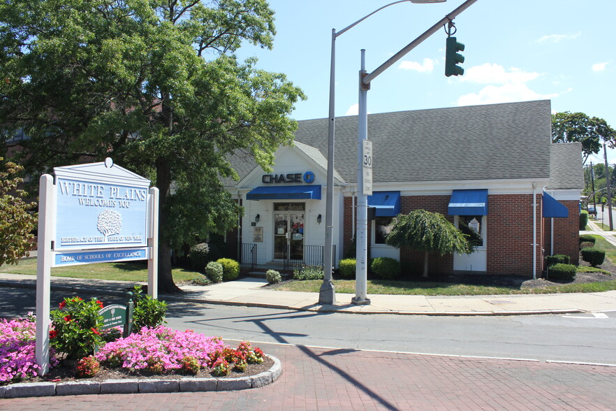 Primary Photo Of 285 Maple Ave, White Plains Bank For Lease