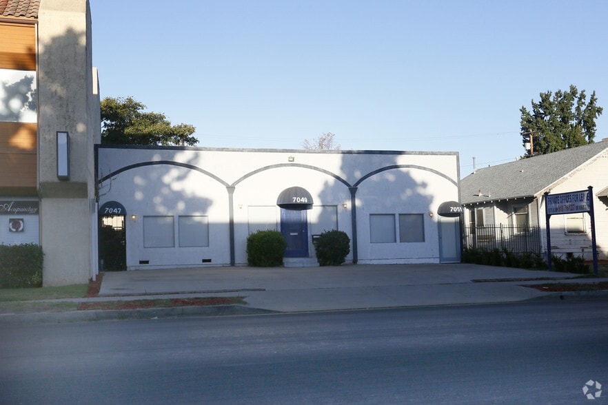 More Photos Of 7049 Owensmouth Ave, Canoga Park Office For Lease