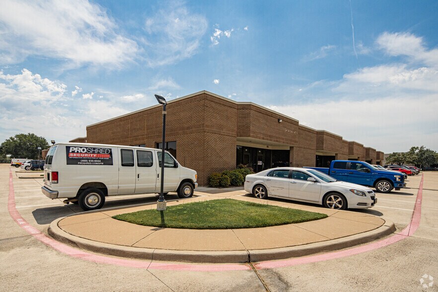 More Photos Of 1313 Valwood Pky, Carrollton Unknown For Lease