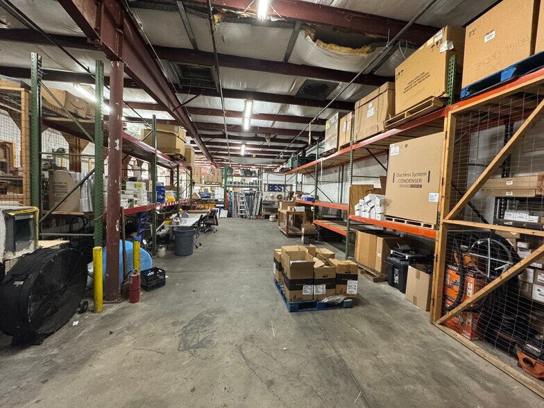 More Photos Of 1455 Rail Head Blvd, Naples Warehouse For Lease