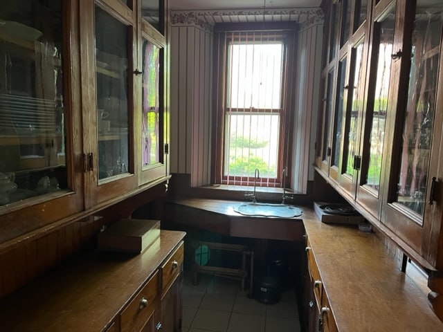 More Photos Of 668-672 Hale St, Beverly Schools For Lease