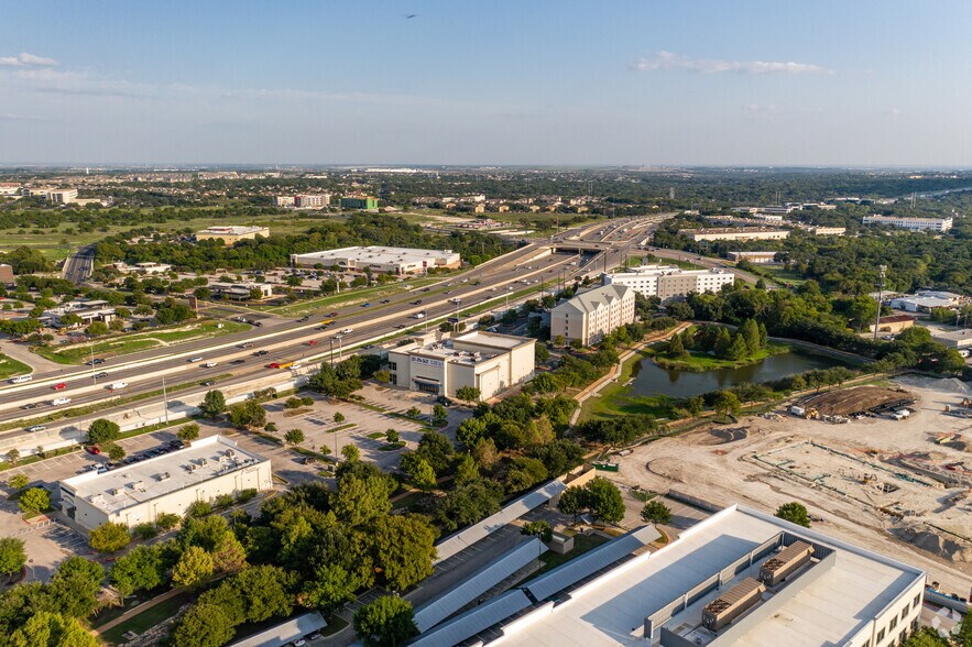 More Photos Of 12400 N Interstate 35, Austin Veterinarian Kennel For Sale