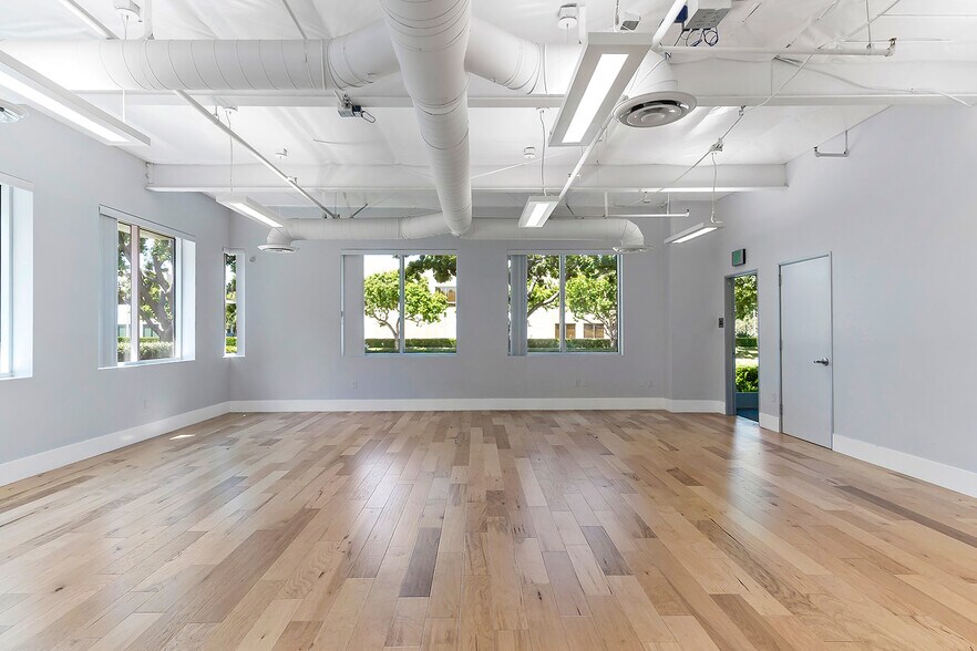 More Photos Of 9205 Research Dr, Irvine Loft Creative Space For Sale