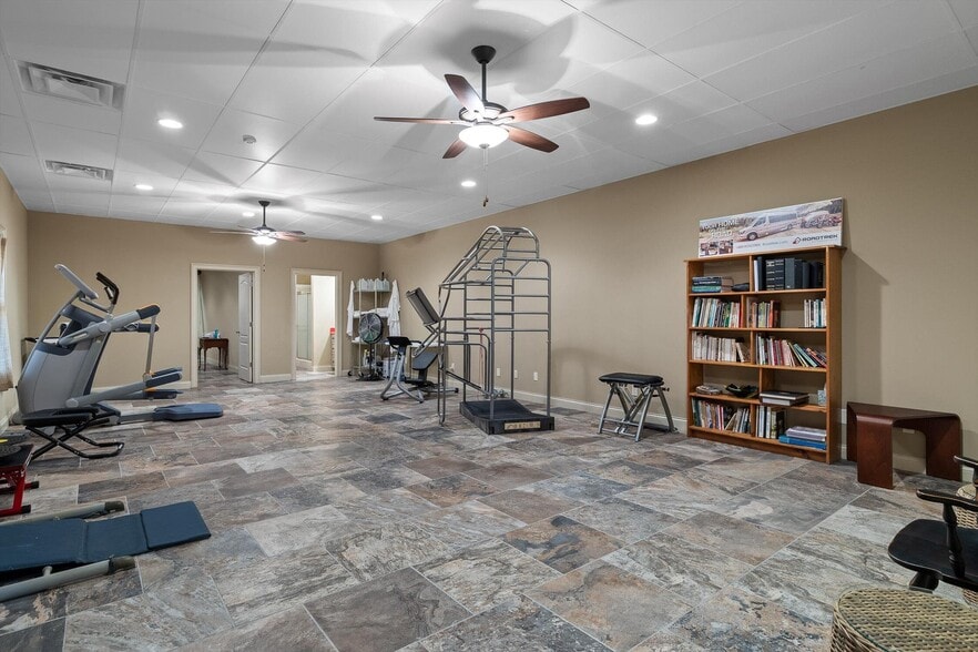 More Photos Of 1020 Thomas Rd, Benton Multifamily For Sale