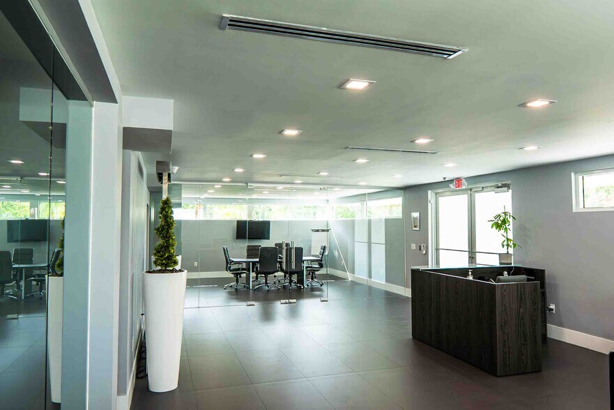 More Photos Of 500 W 84th St, Hialeah Warehouse For Sale