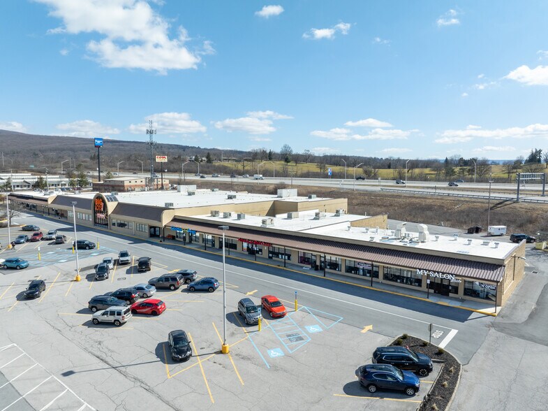 More Photos Of 415 Orchard Ave, Altoona Unknown For Lease