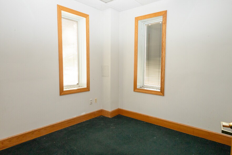 More Photos Of 195 Thomas Johnson Dr, Frederick Medical For Lease