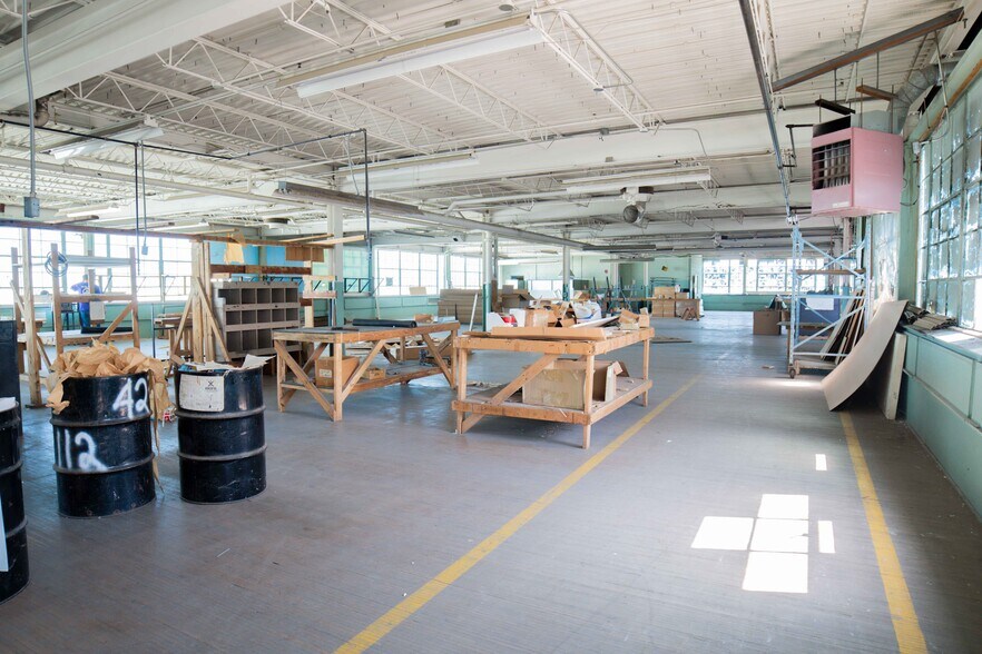 More Photos Of 521 S Market St, Galion Manufacturing For Sale