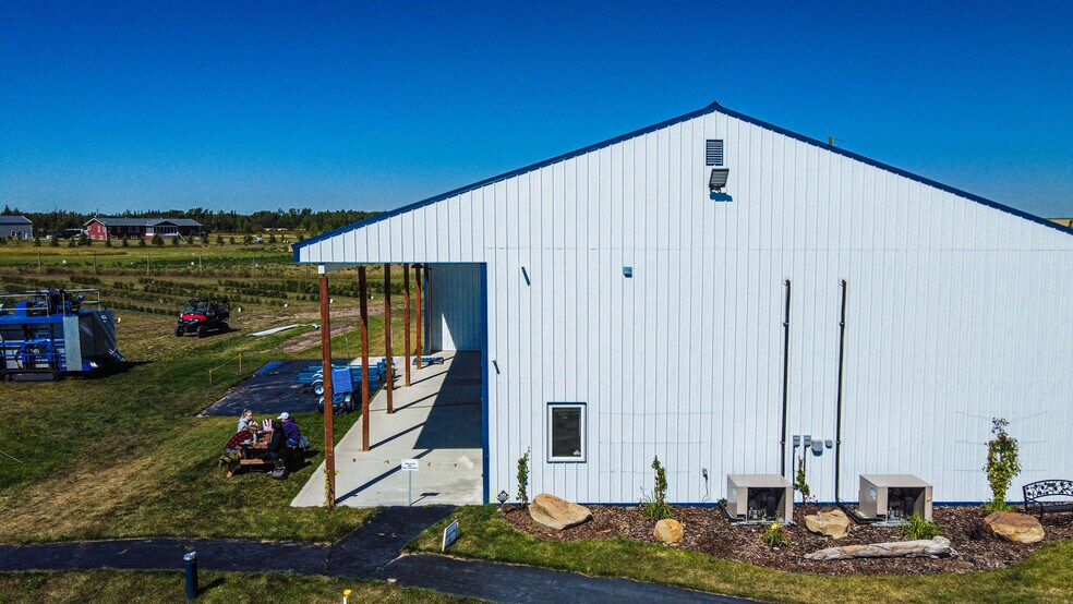 More Photos Of 705068 82 -1, Wembley General Retail For Sale