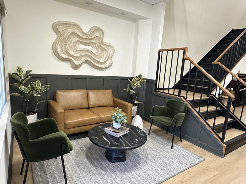 More Photos Of 4205 S Macdill Ave, Tampa Unknown For Lease