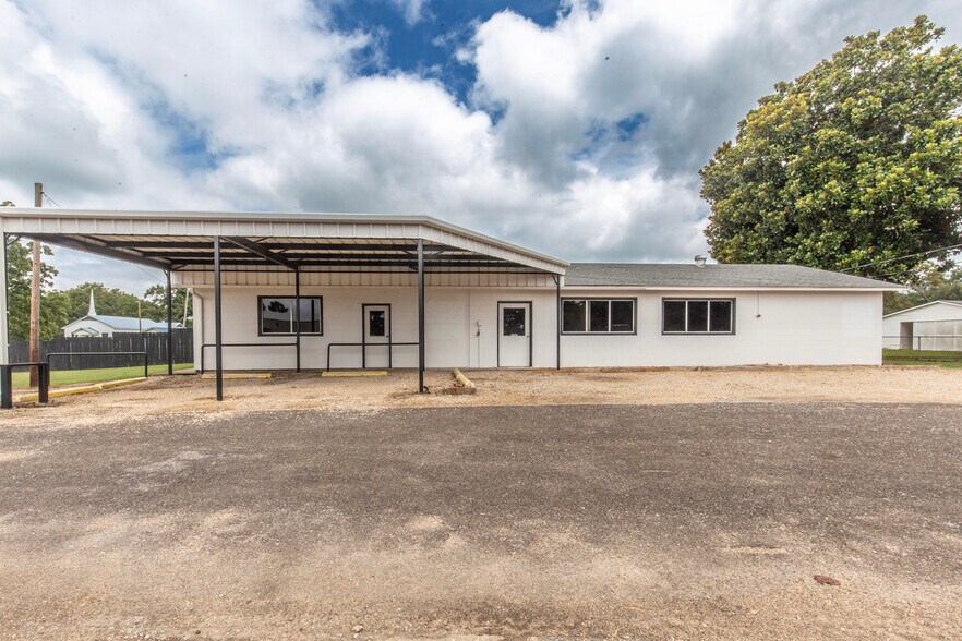 Primary Photo Of 4846 US Highway 67 W, Simms Daycare Center For Sale