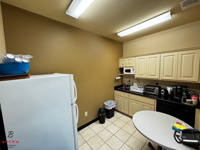 More Photos Of 113 Falls Ct, Boerne Medical For Lease