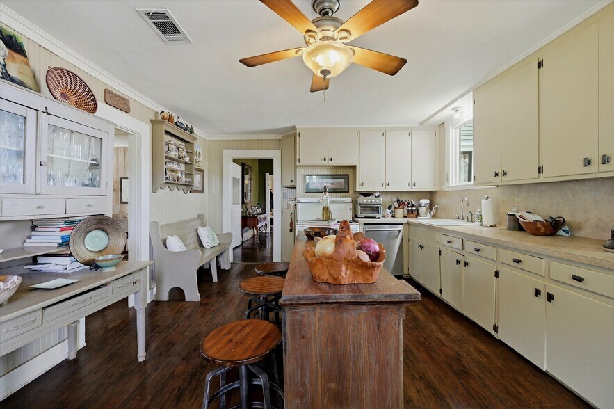 More Photos Of 202 E Main St, Celina Flex For Sale