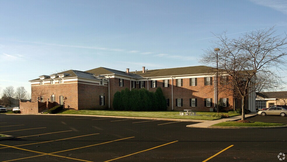 More Photos Of 1311 W 96th St, Indianapolis Office For Lease