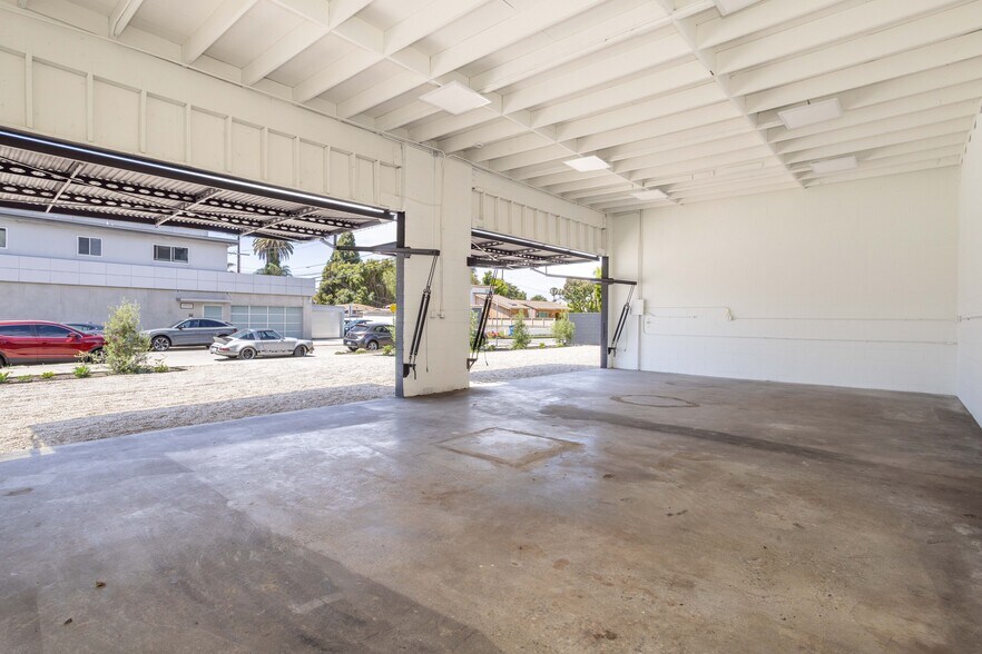 More Photos Of 13123 W Washington Blvd, Los Angeles Showroom For Lease