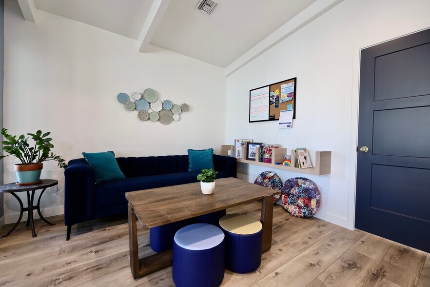 More Photos Of 214 E Monterey Way, Phoenix Medical For Lease