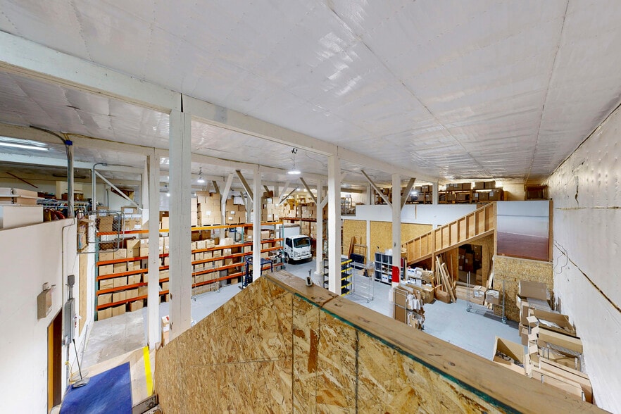 More Photos Of 502 Custer Way SE, Olympia Warehouse For Sale