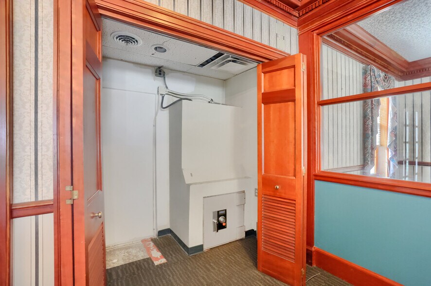 More Photos Of 3210 Wilmington Rd, New Castle Bowling Alley For Sale
