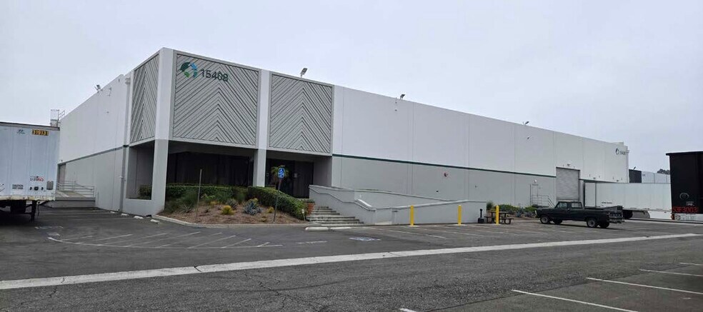 More Photos Of 15408 Blackburn Ave, Norwalk Distribution For Lease