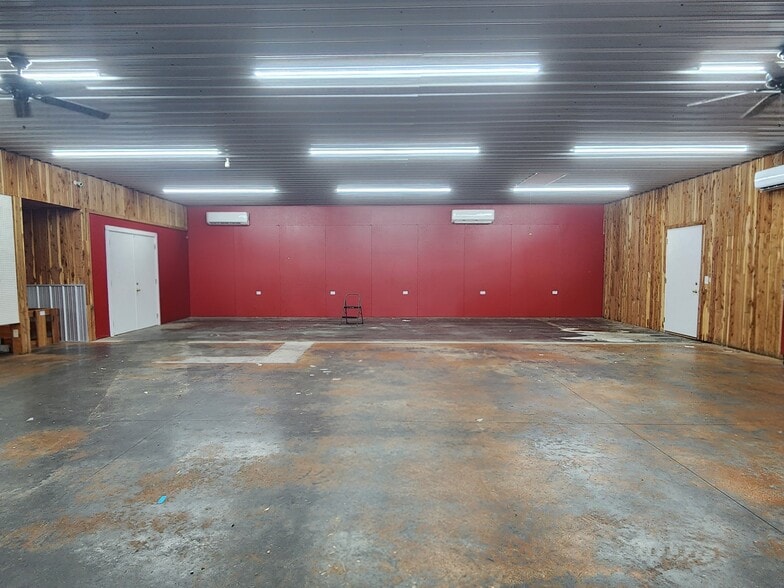 More Photos Of 122 W Richardson Ave, Puxico Restaurant For Sale