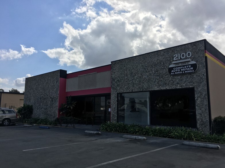 More Photos Of 2100 E McFadden Ave, Santa Ana Warehouse For Lease