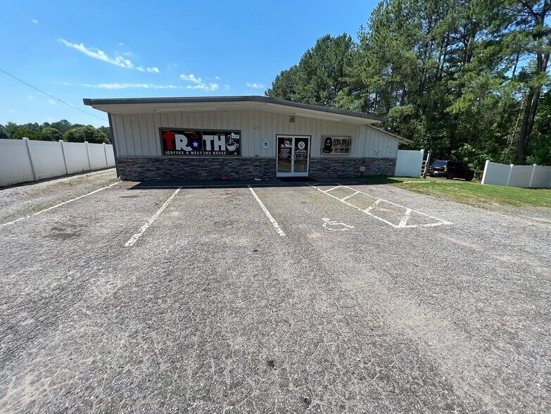 More Photos Of 213 State Park Rd, Troutman Warehouse For Lease