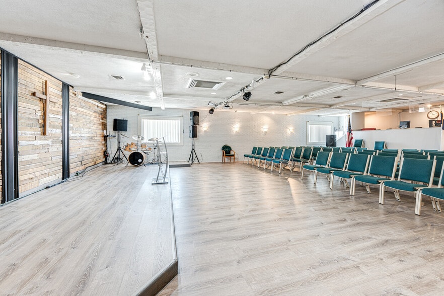 More Photos Of 464 Silver Spring St, Providence Religious Facility For Sale