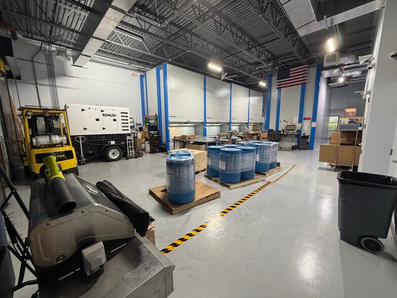 More Photos Of 2875 Jupiter Park Dr, Jupiter Light Manufacturing For Sale