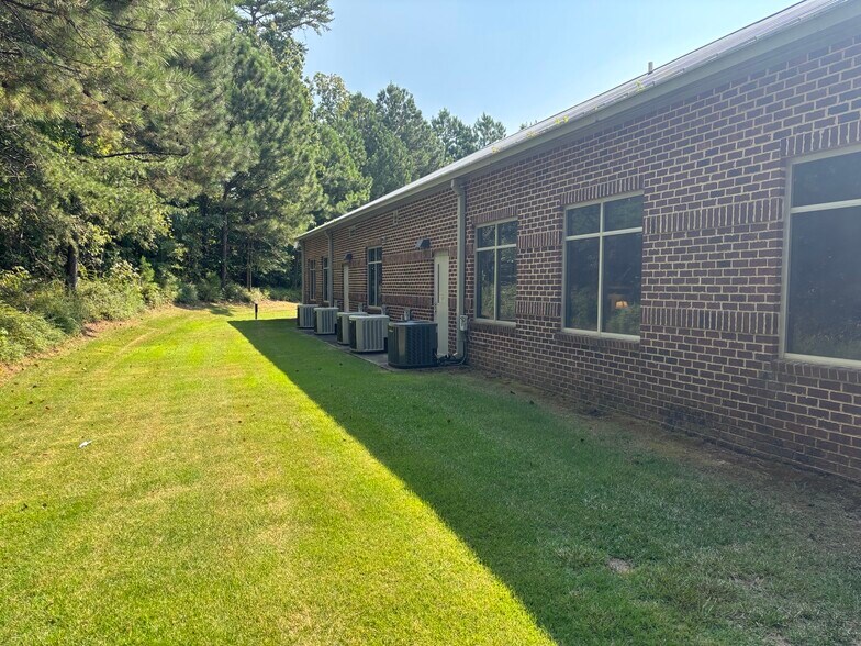 More Photos Of 1507 Alex Dr, Irondale Office For Sale